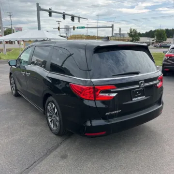 Photos of 2023 Honda Odyssey EX-L for sale in Gurnee, IL at CarWise Gurnee