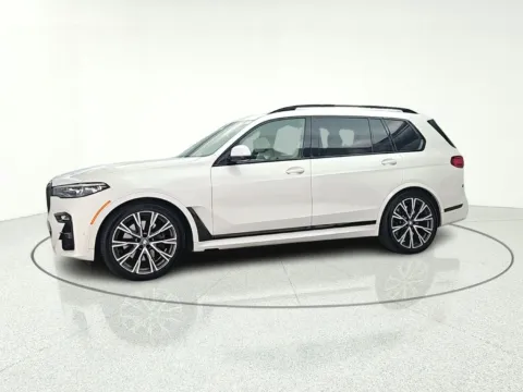 More photos of 2021 BMW X7 M50i at CarWise Gurnee, IL