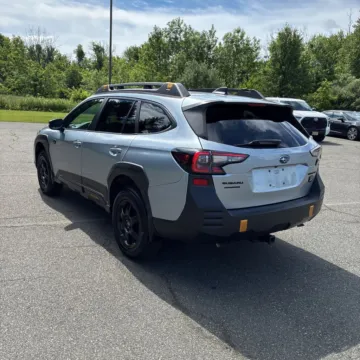 More photos of 2022 Subaru Outback Wilderness at CarWise Gurnee, IL