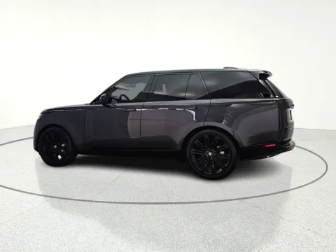 More photos of 2023 Land Rover Range Rover SE at CarWise Gurnee, IL