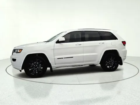 More photos of 2020 Jeep Grand Cherokee Altitude at CarWise Gurnee, IL
