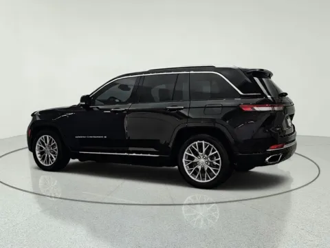 More photos of 2023 Jeep Grand Cherokee Summit 4xe at CarWise Gurnee, IL