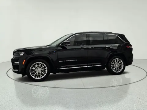 More photos of 2023 Jeep Grand Cherokee Summit 4xe at CarWise Gurnee, IL