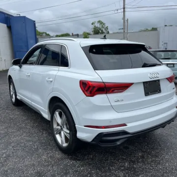 Photos of 2022 Audi Q3 Premium Plus for sale in Gurnee, IL at CarWise Gurnee