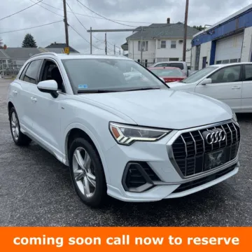 White 2022 Audi Q3 Premium Plus for sale in Gurnee, IL