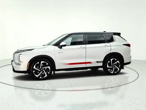 More photos of 2023 Mitsubishi Outlander PHEV Ralliart S-AWC at CarWise Gurnee, IL