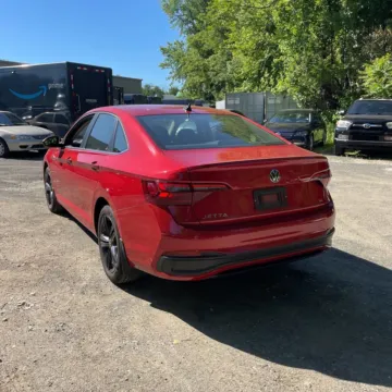 Photos of 2023 Volkswagen Jetta 1.5T SE for sale in Gurnee, IL at CarWise Gurnee