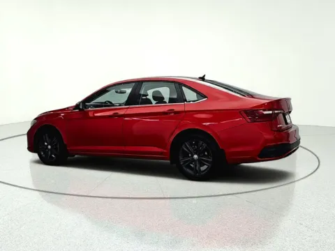 More photos of 2023 Volkswagen Jetta 1.5T SE at CarWise Gurnee, IL