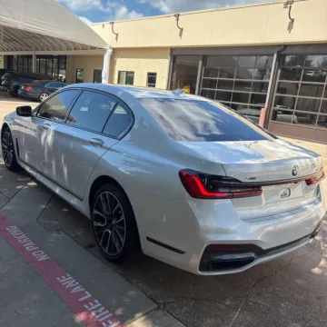 Photos of 2021 BMW 7 Series 750i xDrive for sale in Gurnee, IL at CarWise Gurnee