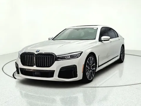Photos of 2021 BMW 7 Series 750i xDrive for sale in Gurnee, IL at CarWise Gurnee