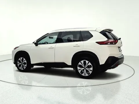 More photos of 2021 Nissan Rogue SV at CarWise Gurnee, IL