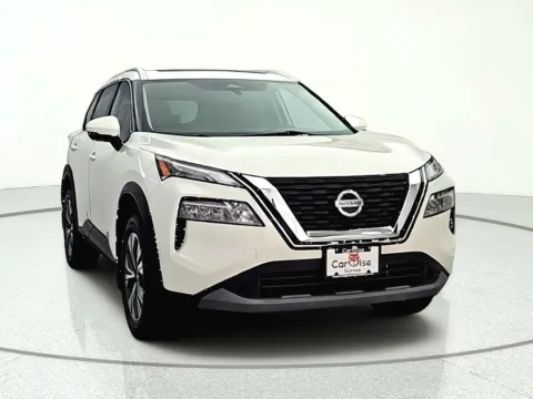 White 2021 Nissan Rogue SV for sale in Gurnee, IL