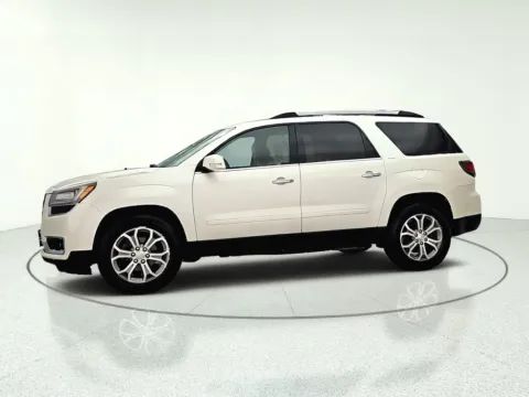 More photos of 2013 GMC Acadia SLT-2 at CarWise Gurnee, IL