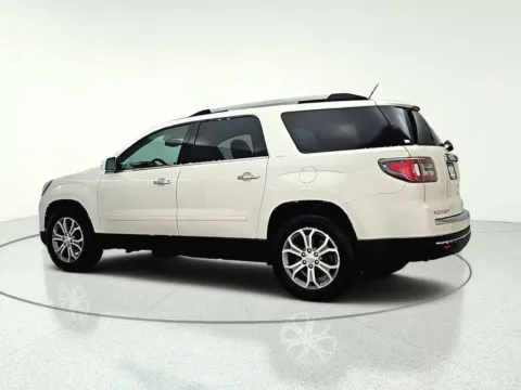 More photos of 2013 GMC Acadia SLT-2 at CarWise Gurnee, IL