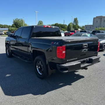 Photos of 2018 Chevrolet Silverado 1500 LT for sale in Gurnee, IL at CarWise Gurnee