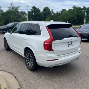 Photos of 2020 Volvo XC90 T5 Momentum for sale in Gurnee, IL at CarWise Gurnee