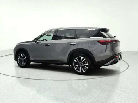 More photos of 2023 INFINITI QX60 LUXE at CarWise Gurnee, IL
