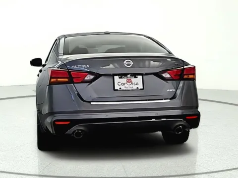 More photos of 2021 Nissan Altima 2.5 SR at CarWise Gurnee, IL
