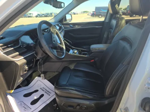 Another view of 2023 Jeep Grand Cherokee 4xe for sale in Gurnee, IL at CarWise Gurnee