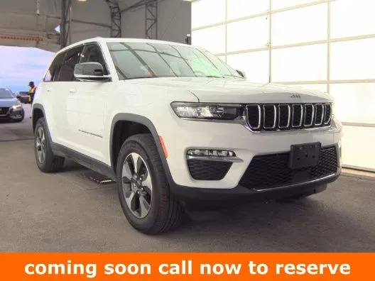 White 2023 Jeep Grand Cherokee 4xe for sale in Gurnee, IL