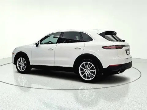 More photos of 2020 Porsche Cayenne at CarWise Gurnee, IL