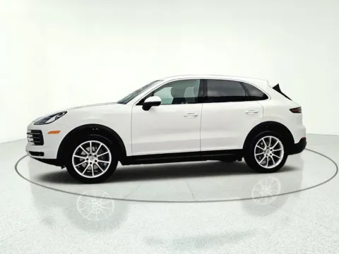 Another view of 2020 Porsche Cayenne for sale in Gurnee, IL at CarWise Gurnee