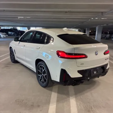 Photos of 2022 BMW X4 M40i for sale in Gurnee, IL at CarWise Gurnee