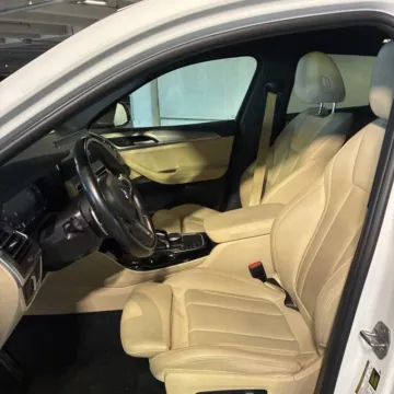 Another view of 2022 BMW X4 M40i for sale in Gurnee, IL at CarWise Gurnee