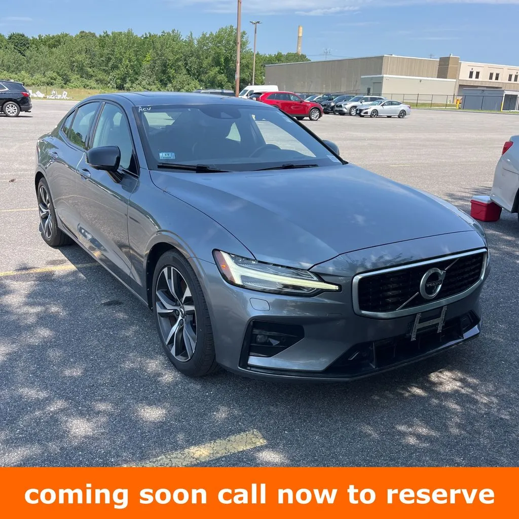 Gray 2019 Volvo S60 T6 R-Design for sale in Gurnee, IL