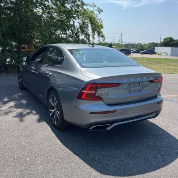 Photos of 2019 Volvo S60 T6 R-Design for sale in Gurnee, IL at CarWise Gurnee