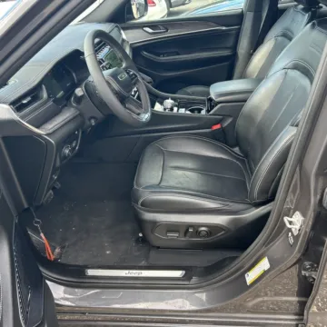 Another view of 2023 Jeep Grand Cherokee Overland 4xe for sale in Gurnee, IL at CarWise Gurnee
