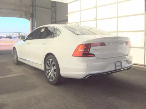 Photos of 2018 Volvo S90 T6 Inscription for sale in Gurnee, IL at CarWise Gurnee