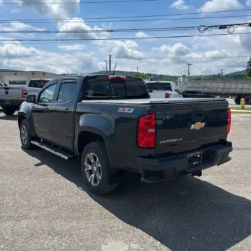 Photos of 2018 Chevrolet Colorado Z71 for sale in Gurnee, IL at CarWise Gurnee