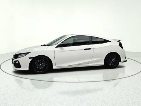 More photos of 2020 Honda Civic Si at CarWise Gurnee, IL