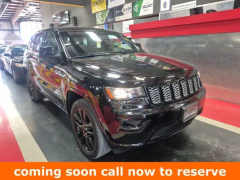 Black 2019 Jeep Grand Cherokee Altitude for sale in Gurnee, IL