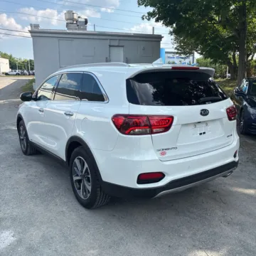 Photos of 2019 Kia Sorento EX for sale in Gurnee, IL at CarWise Gurnee