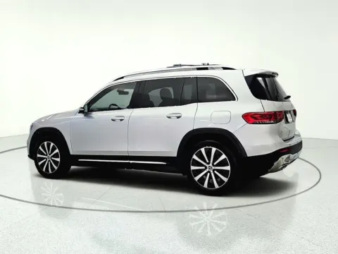 More photos of 2020 Mercedes-Benz GLB 250 at CarWise Gurnee, IL