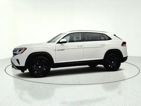 More photos of 2022 Volkswagen Atlas Cross Sport 3.6L V6 SE w/Technology at CarWise Gurnee, IL