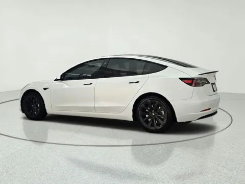 More photos of 2022 Tesla Model 3 Long Range at CarWise Gurnee, IL