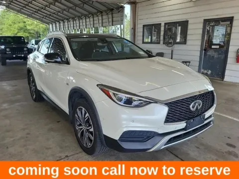 White 2019 INFINITI QX30 LUXE for sale in Gurnee, IL