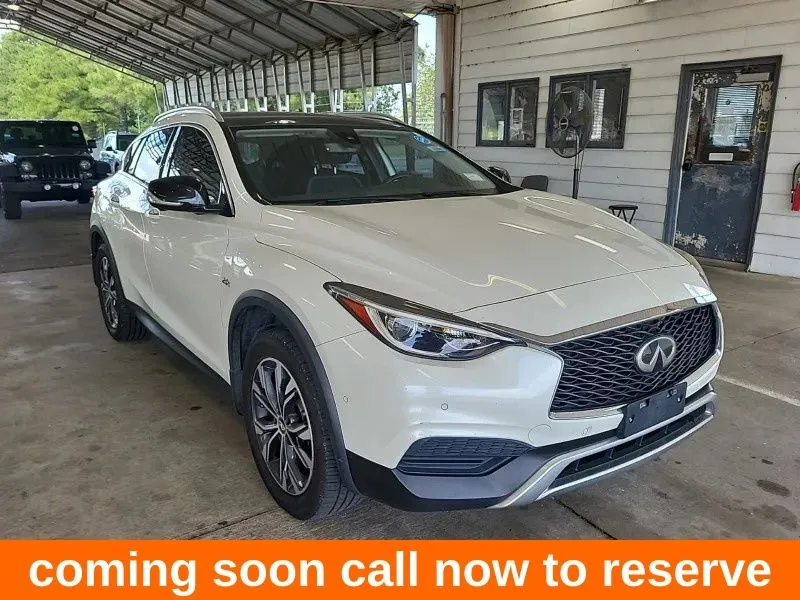 White 2019 INFINITI QX30 LUXE for sale in Gurnee, IL