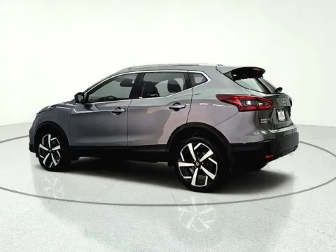 More photos of 2020 Nissan Rogue Sport SL at CarWise Gurnee, IL