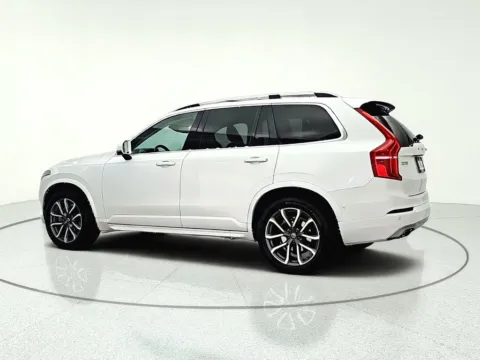 More photos of 2017 Volvo XC90 T6 Momentum at CarWise Gurnee, IL