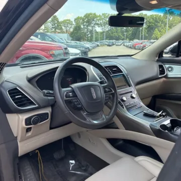 Another view of 2019 Lincoln Nautilus Reserve for sale in Gurnee, IL at CarWise Gurnee
