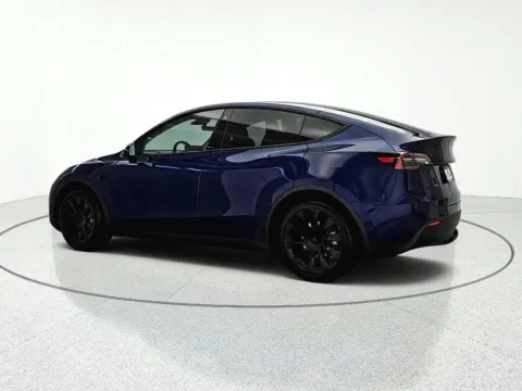 More photos of 2022 Tesla Model Y Long Range at CarWise Gurnee, IL