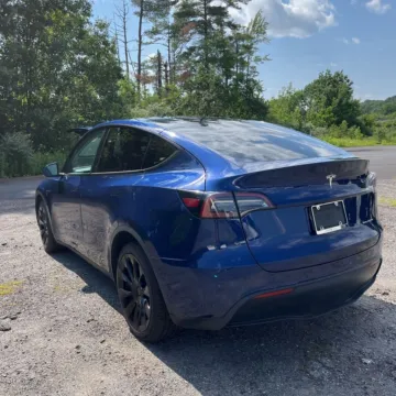 Photos of 2022 Tesla Model Y Long Range for sale in Gurnee, IL at CarWise Gurnee