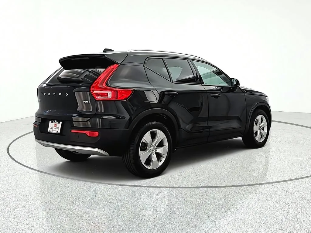 2022 Volvo XC40 Momentum - Photo 6