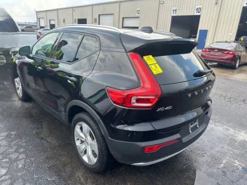 Photos of 2022 Volvo XC40 Momentum for sale in Gurnee, IL at CarWise Gurnee