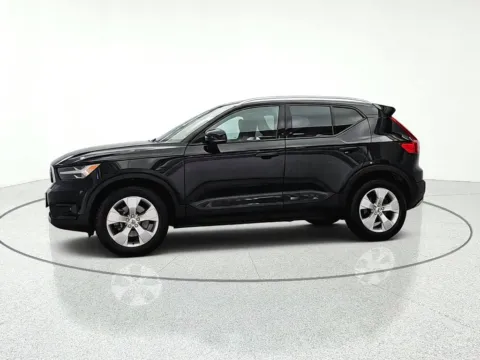 Another view of 2022 Volvo XC40 Momentum for sale in Gurnee, IL at CarWise Gurnee