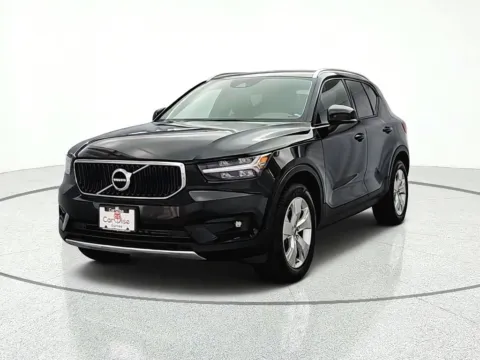 Photos of 2022 Volvo XC40 Momentum for sale in Gurnee, IL at CarWise Gurnee